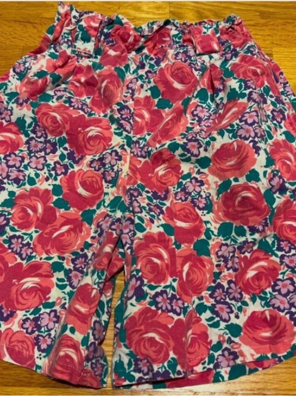 Vintage sea drift juniors small Bright Floral Cotton Shorts with Red Rose Print